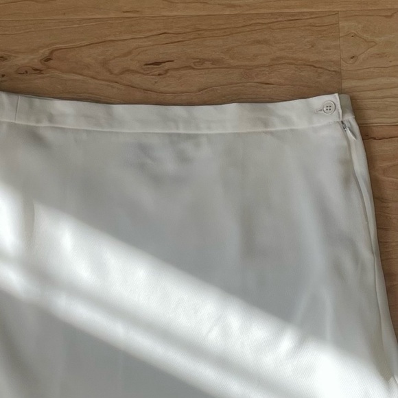 Vintage Lauren Ralph Lauren Off-white Midi length Flowy Skirt in Woman’s 12P - Picture 5 of 8